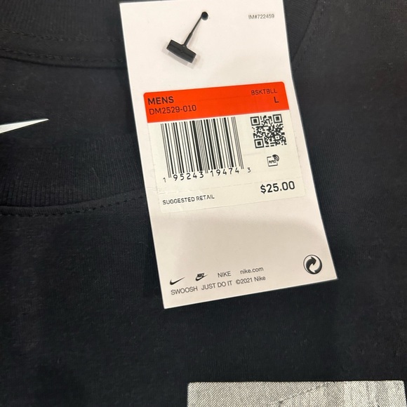 2 men’s Nike shirt size large that are new with tags - Picture 4 of 5